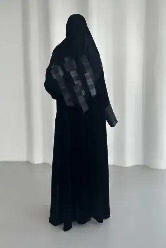 W08