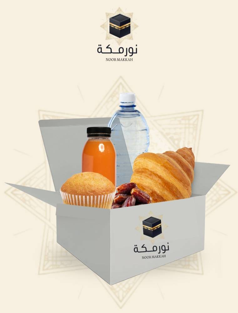 وجبة عرفة  ( كرواسون + عصير +تمر+كب كيك +ماء )
