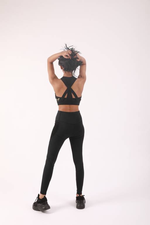 High waist training leggings with mesh pocket - black