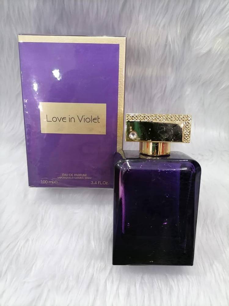 عطر رجالي وعطر نسائي