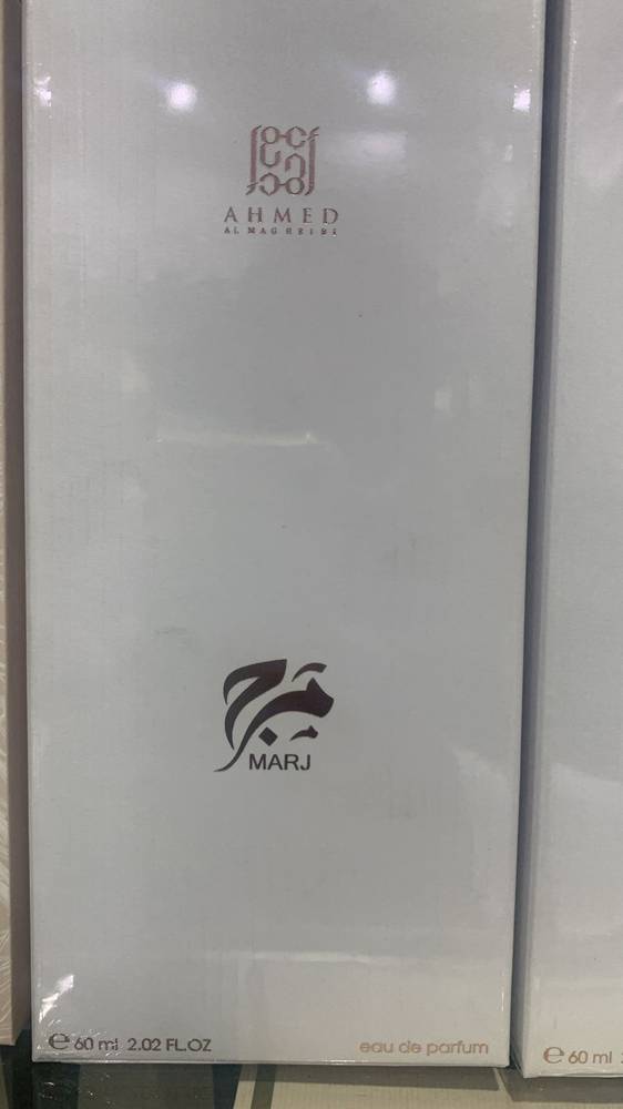 اربع عطورات وطقم ساعه رجالي وطقم ساعه نسائي
