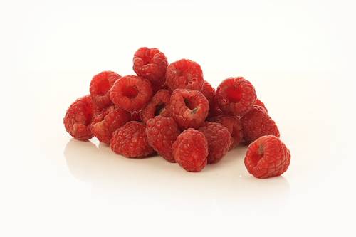 توت أحمر (Raspberry) طازج وحلو المذاق - علبة