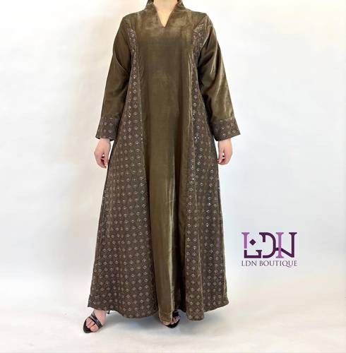 مخمل زيتي مشغول شك وتطريز