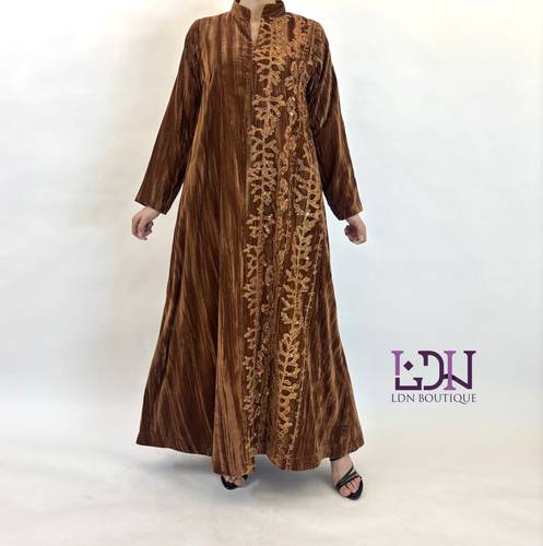مخمل عسلي مشغول شك وتطريز