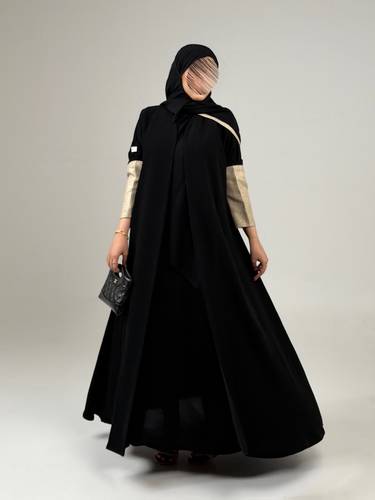 عباية كريب ملكي كوري بقصة نصف كلوش مع قماش ذهبي على الأكمام والطرحة