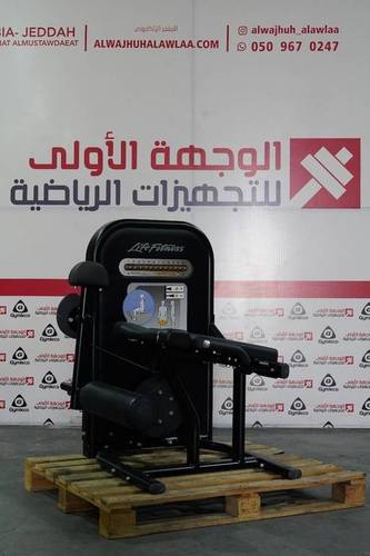 Life Fitness Circuit Series Leg extension مجدد