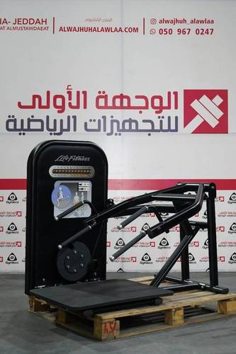 Life Fitness Circuit Series Squat Selectorised Machine مجدد