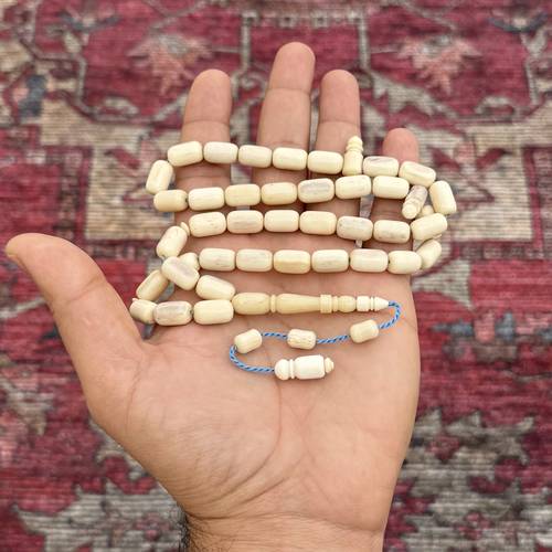 سبحة من عظم الجمل من الخامات الطبيعية عدد الخرز 39 مقاس الخرز 8*14ملي 