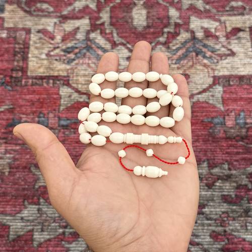 سبحة عظم جمل من الخامات الطبيعية عدد الخرز 33 مقاس الخرز 9*12ملي