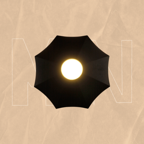 مصباح جداري LED مُثمَّن (Octagon) - النمط النجمي هذا الأبليك ليس مجرد مصدر إضاءة، بل هو قطعة ديكور فنية تخلق عرضاً ضوئياً مبهراً على الجدار. يجمع هذا التصميم بين الجمال الهندسي والتأثير الدرامي القوي.