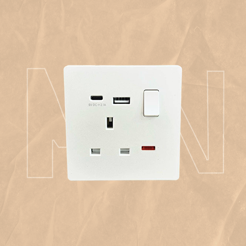 فيش معMKN PBPLW 014 TYPEC+USB بقدرة 13 أمبير و5 فولت