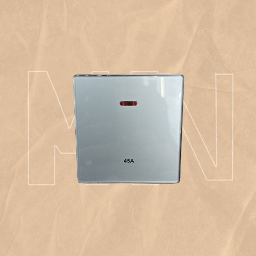 مفتاح مكيف قزاز فضي MKN GSGRY 45A بأبعاد 7×7 سم 