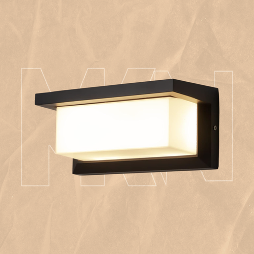 مصباح LED جداري بشكل صندوقي (Box) أسود. تصميم مستطيل أنيق، إضاءة قوية ومنتشرة. أضف طابع الحداثة على مدخلك!