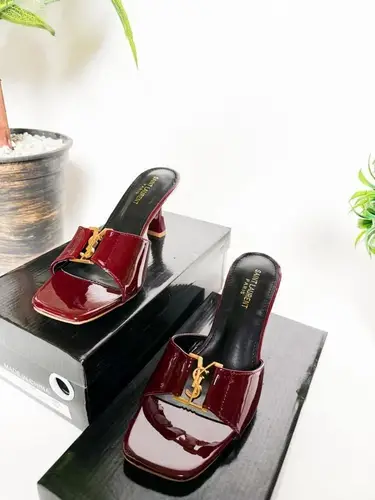 كعب Saint Laurent