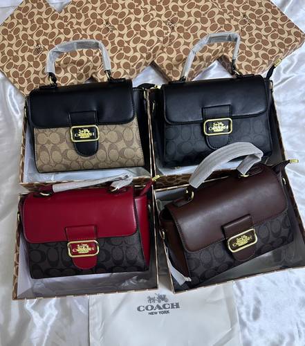 شنطه coach