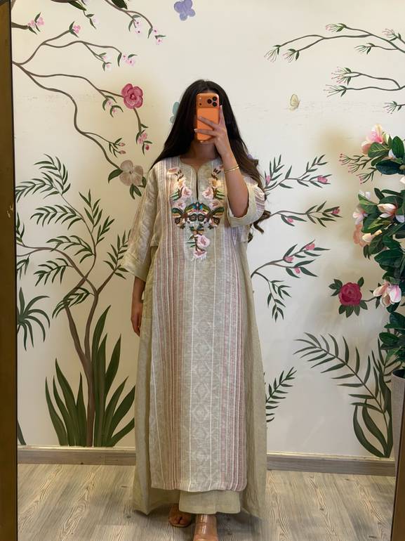 ثوب لُــنــا