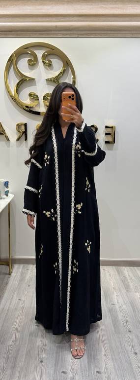 عباية لينن مكرمش اسود مطرزة