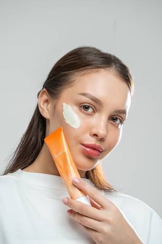 Brightening Facial Mask 