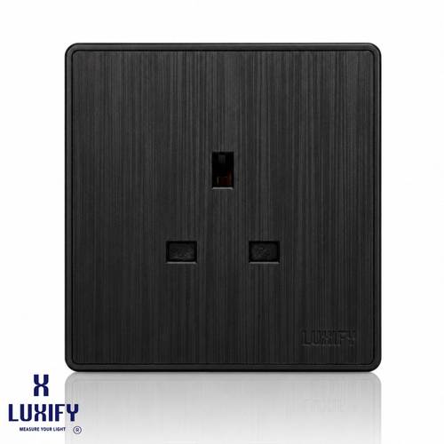  فيش ١٣ امبير بدون مفتاح LUXIFY أسود 