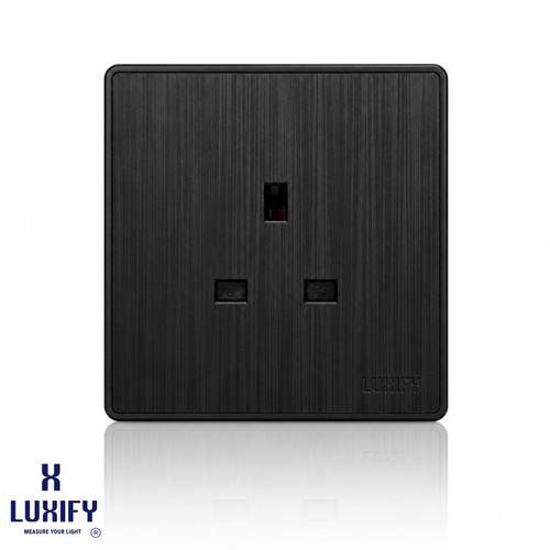 Socket 13A Without Switch Black LUXIFY