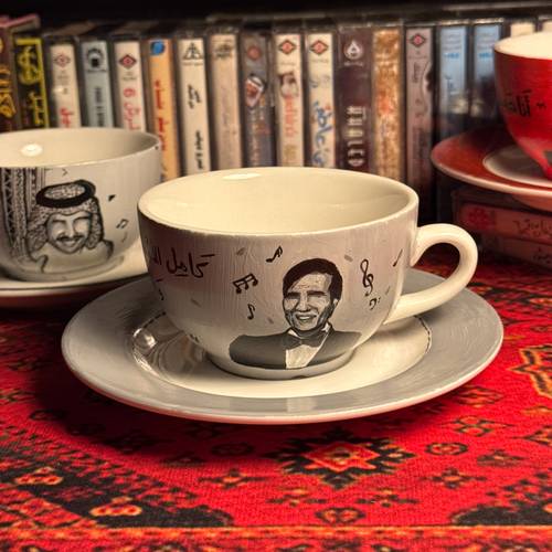 كُوب رسم يدوي - كامل الأوصاف فتني