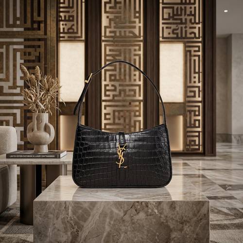 شنطة كتف وسط أسود SAL