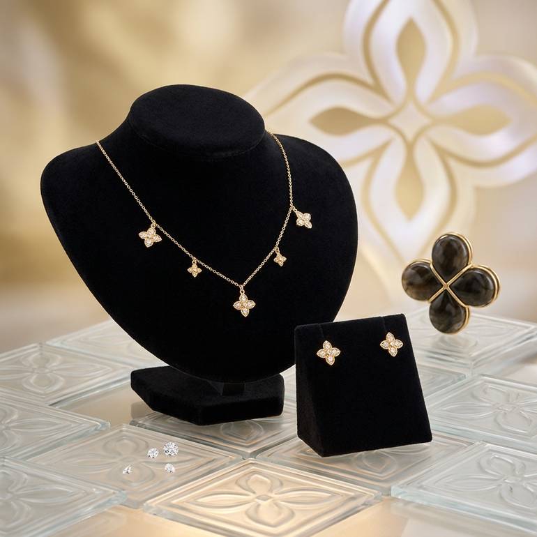 سلسال وحلق ذهبي SS016