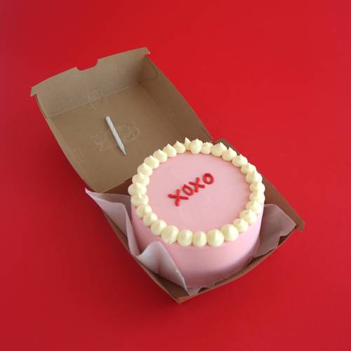 XOXO Lunch Cake