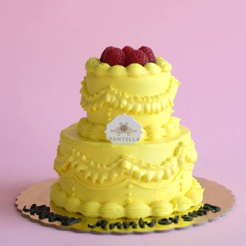 Yellow Baby Royal Cake _بيبي رويال كيك