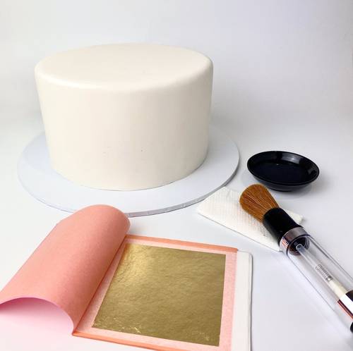 اضافة ورق الذهب للتزيين _Gold paper