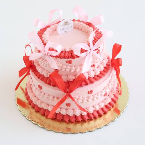 Rosa Ribbons Cake