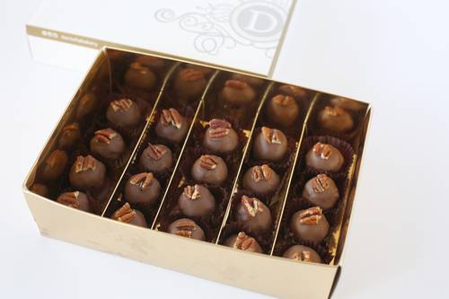 Pecan Truffles Pits_ بيكان ترفل بوكس