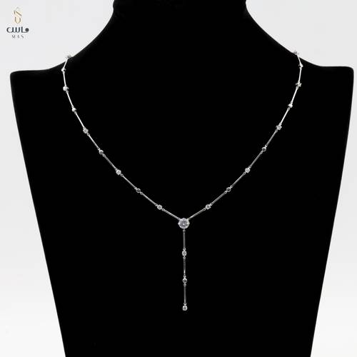 عقد ذهب عيار 18