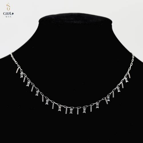 عقد ذهب ابيض تصميم الماس عيار 18