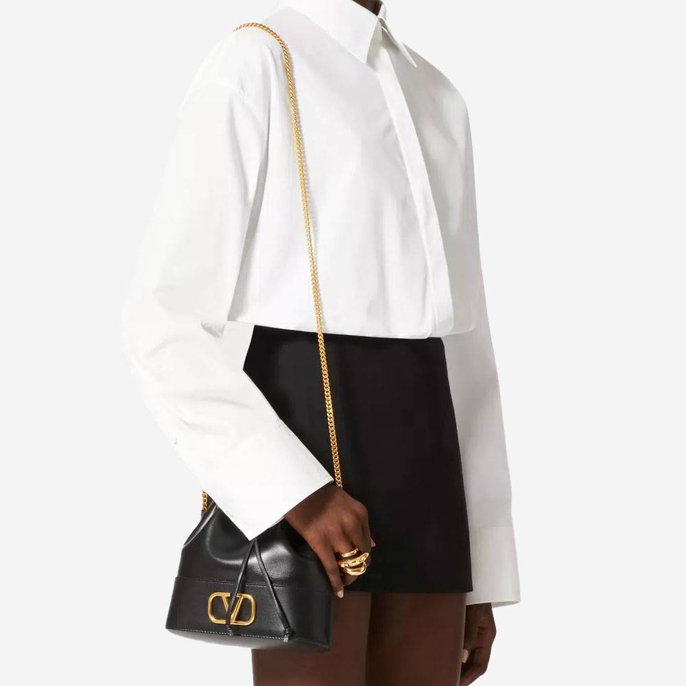  MINI BUCKET BAG IN NAPPA WITH VLOGO SIGNATURE CHAIN (Pre-Order Within 14 Days) 