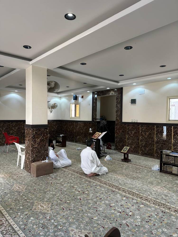 تغيير فرش مسجد بن عكان بحي النخيل