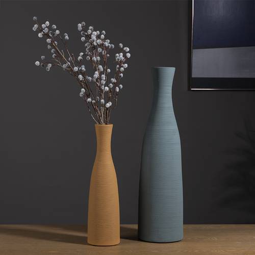 CERAMIC HAND SCRIBING VASE