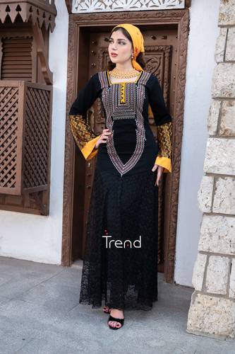 جلابية مطرزة بطرحة راس ومنديل اصفر - 3XL
