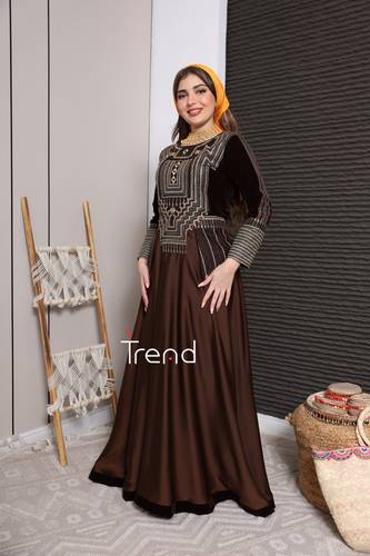 فستان التأسيس لون موكا مع منديل اصفر - 2XL