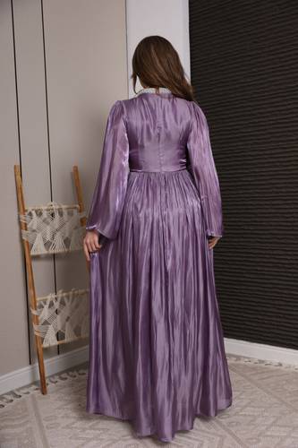 فستان انيق بلون موف مزين بورده على الخصر - 2XL