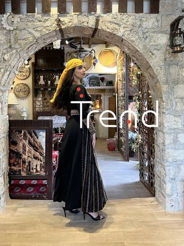 جلابية اسود مع طرحة سوداء مطرزة  - 5XL
