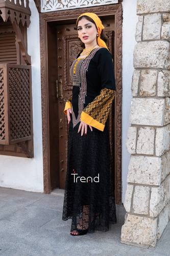 جلابية مطرزة بطرحة راس ومنديل اصفر - 3XL