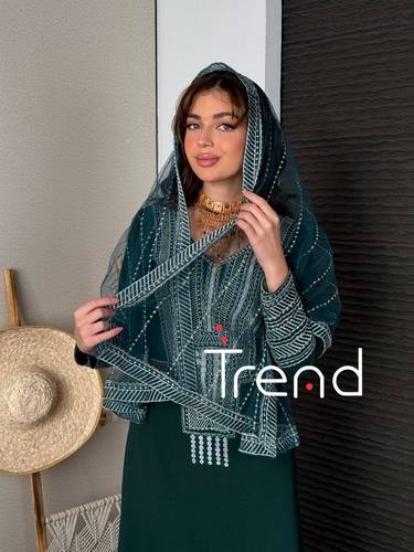 فستان اخضر بتطريزات فضي مع طرحة راس - XL