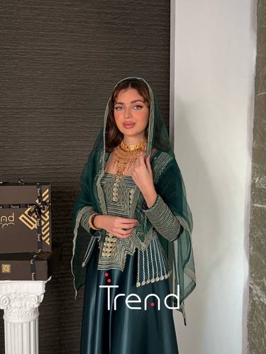 جلابية خضراء طويل مطرزة بطرحة - 3XL
