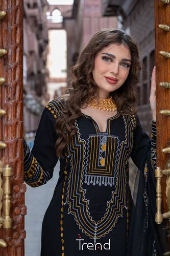 جلابية التأسيس بكسرات وطرحة راس و ومنديل اصفر  - 3XL