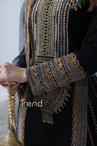 جلابية تراثيه  اسود مع طرحة راس - 5XL