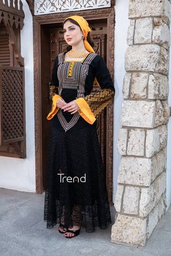 جلابية مطرزة بطرحة راس ومنديل اصفر - 3XL
