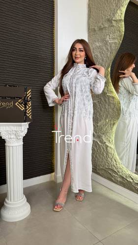جلابية مطرزه ابيض  - XL