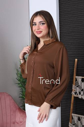 بلوزة بنية سادة بأزرار أمامية أنيقة - 2XL