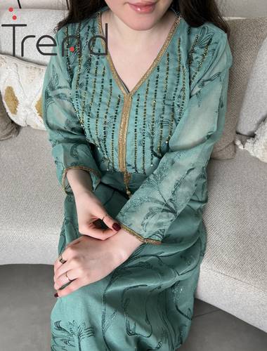 جلابية اخضر مطرزة بخيط قصب ذهبي - XL